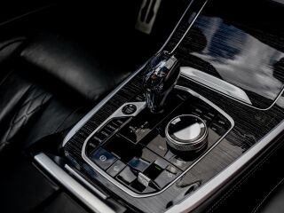 BMW X7 M50 Individual 4.4 V8 390kW