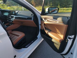 BMW 530 xDrive M Sportpakett 3.0 195kW 3.0 195кВ