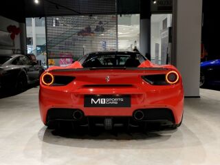 Ferrari 488 3.9 493kW