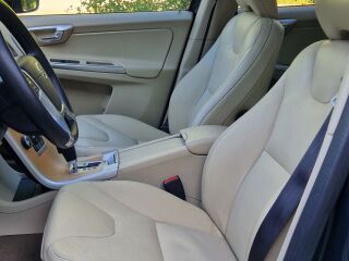 Volvo XC60 Summum AWD MY2012 2.4 D5 158kW