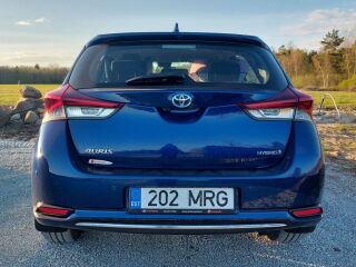 Toyota Auris 1.8 73кВ