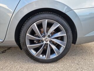 Skoda Superb LAURIN&KLEMENT 4X4 2.0 R4 TDI 140kW