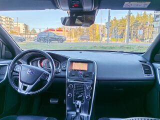 Volvo XC60 R-DESIGN AWD 2.4 D5 140kW