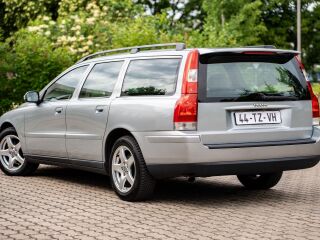 Volvo V70 Momentum 2.4 D5 120kW