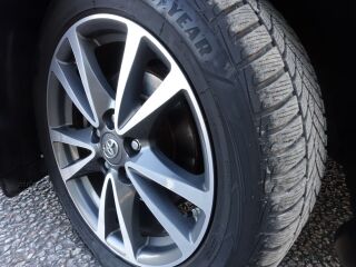 Toyota Avensis Touring Executive Facelift EU5 2.0 R4 D-4D TDI 91kW