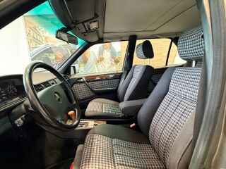 Mercedes-Benz E 230 2.3 TSI 97kW