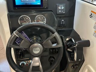 Quicksilver Active 755 Weekend 4.6 V8