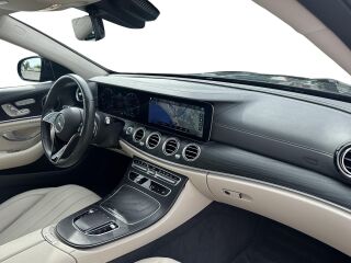 Mercedes-Benz E 300 de 4Matic AMG Night pakett 2.0 143кВ