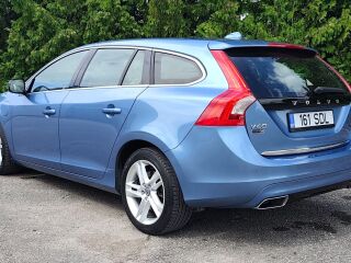 Volvo V60 Plug-in Hybrid AWD 2.4 D6 158kW