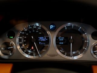 Aston Martin DB9 5.9 336kW