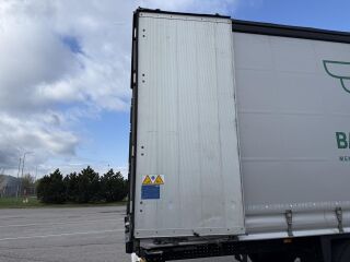 Schmitz Semitrailer Curtainsider Standard