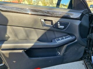 Mercedes-Benz E 300 3.5 V6 225kW