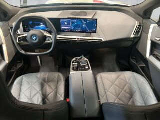 BMW iX xDrive 50 385kW