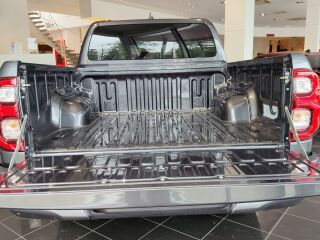 Toyota Hilux Invincible 2.8 Hybrid 48V 150kW