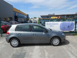 Volkswagen Golf Style 1.6 TDI 77кВ