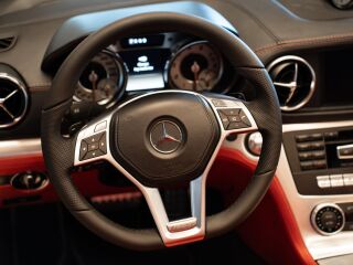 Mercedes-Benz SL 500 4.7 V8 320кВ