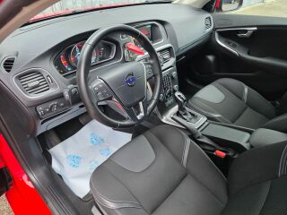 Volvo V40 Luxury Passion Red Solid 2.0 D3 110кВ