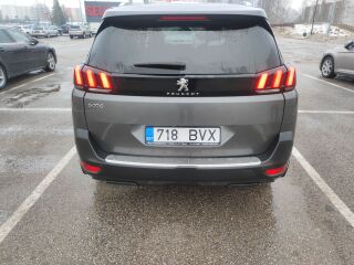Peugeot 5008 1.2 96kW