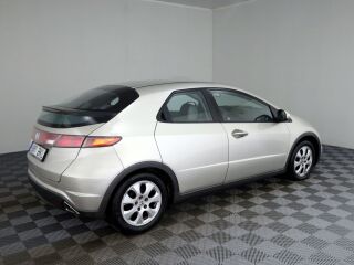 Honda Civic Elegance 1.3 61кВ