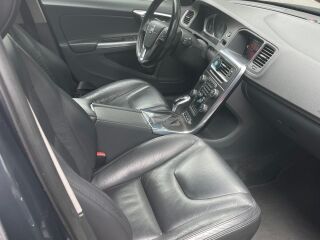 Volvo V60 PLUG IN HYBRID 2.4 R5 D6 158кВ