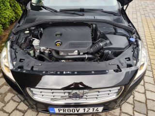Volvo V60 MOMENTUM 1.6 R4 D2 84кВ