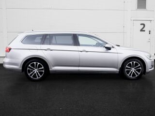 Volkswagen Passat Variant Highline 1.6 R4 TDI 88кВ
