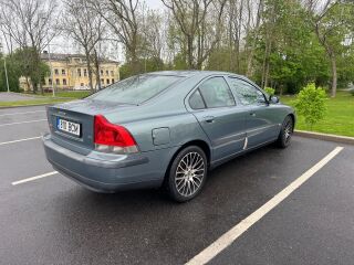 Volvo S60 2.4 120kW
