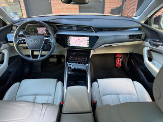 Audi Q8 e-tron 55 quattro S line Exclusive 300kW