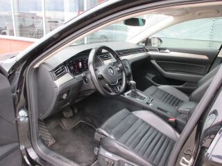 Volkswagen Passat R-line 4 Motion 2.0 TDI 140кВ