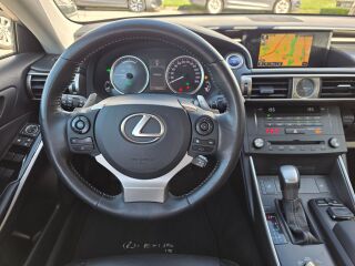 Lexus IS 300h 2.5 133кВ