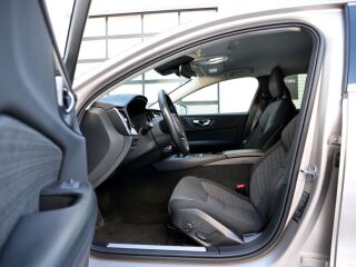 Volvo V60 T6 LONG RANGE Core Plus Recharge Plug-In-Hybri 2.0 293kW