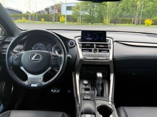 Lexus NX 300h 2.5 114kW