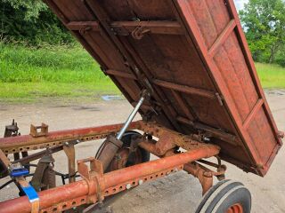 TRAKTOR T-16M kallutava kasti ja muldajaga
