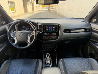 Mitsubishi Outlander Facelift Luxury 4WD PHEV 2.4 165кВ