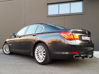 BMW 740 3.0 240kW