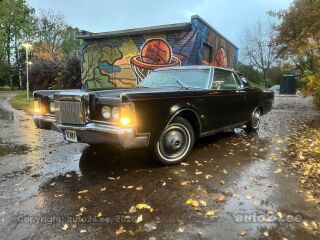 Lincoln Continental 7.6 V8 272kW