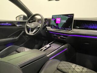 Volkswagen Passat Variant 4Motion R-Line Black Style 142kW