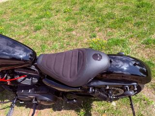 Harley-Davidson Sportster 883 IRON