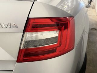 Skoda Octavia Elegance Facelift 1.5 DAD 110kW