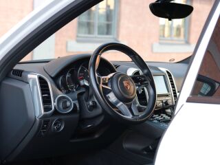 Porsche Cayenne 3.0 V6 TDI 193кВ