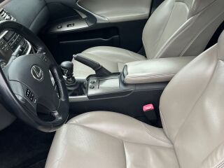 Lexus IS 220 2.2 R4 130kW