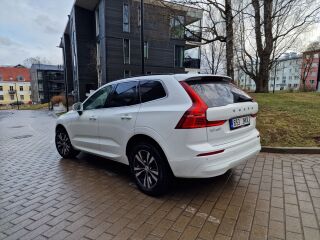 Volvo XC60 B4 MHEV AWD Momentum Adv Edt 2022 2.0 145kW