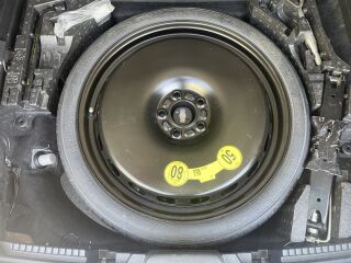 Volvo V60 MOMOENTUM BUSINESS INTELLI SAFE GEARTRONIC 2.0 R4 KERS MILD HYBRID B4 197 145кВ