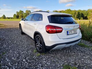 Mercedes-Benz GLA 180 1.6 90kW