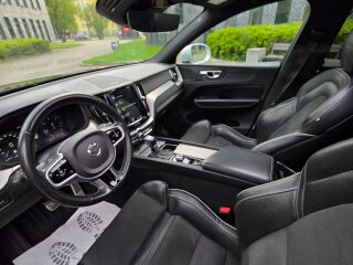 Volvo XC60 AWD R-Design Harman 2.0 D5 173kW