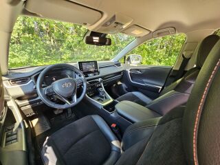 Toyota RAV4 Luxury PLUS Multidrive S Pearl White 2.0 129кВ