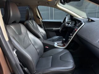 Volvo XC60 D5 AWD 2.4 165кВ