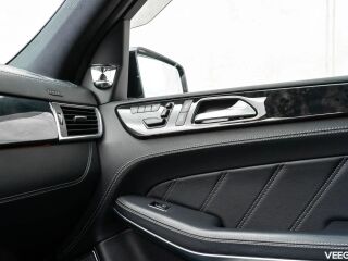 Mercedes-Benz GL 63 AMG 5.5 V8 Bi-Turbo 410kW