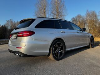 Mercedes-Benz E 300 AMG / Pano / Burmester / AIRMATIC 2.0 225kW