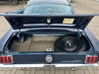 Ford Mustang Fastback GT 4.7 V8